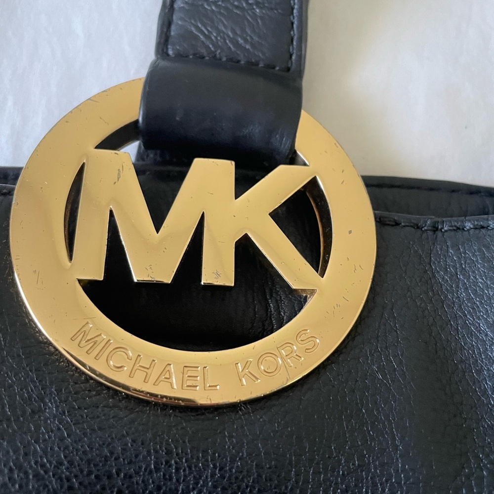 Michael Kors Fulton East West Black Pebbled
Leather Shoulder Tote - Picture 6 of 6